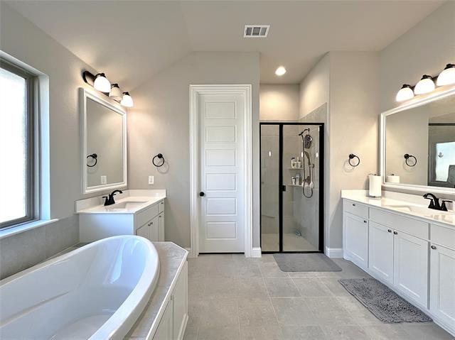 Building Photo - 1904 Shaila Dr