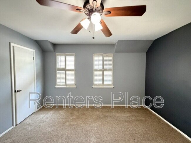 Building Photo - 2418 E 59th Ct