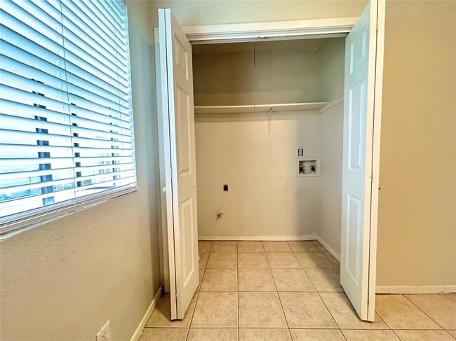 Building Photo - 2300 Cedrick Cove