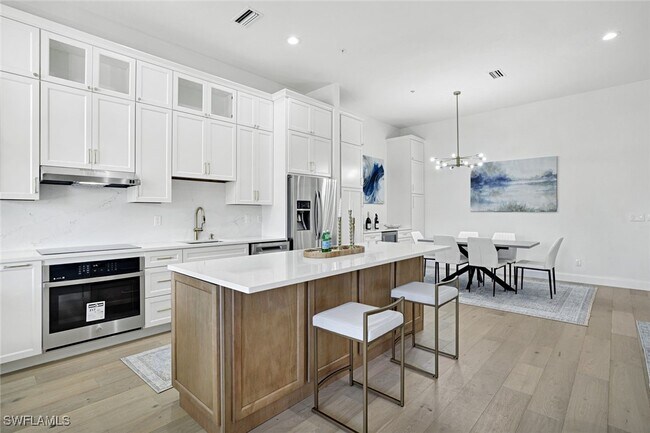 Building Photo - 630 Lalique Cir