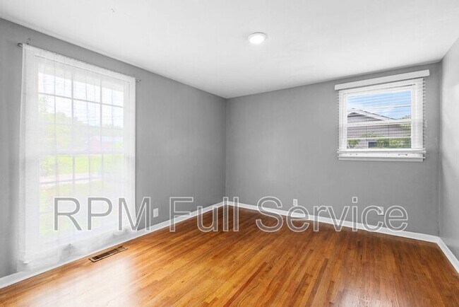 Building Photo - 3127 Larkspur Dr