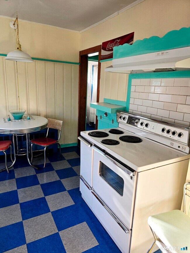 Building Photo - 22 Stillman Ave