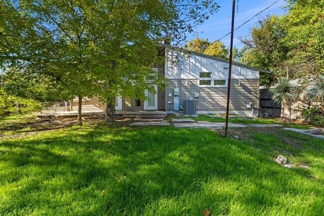 Building Photo - 2609 Oak Haven Dr