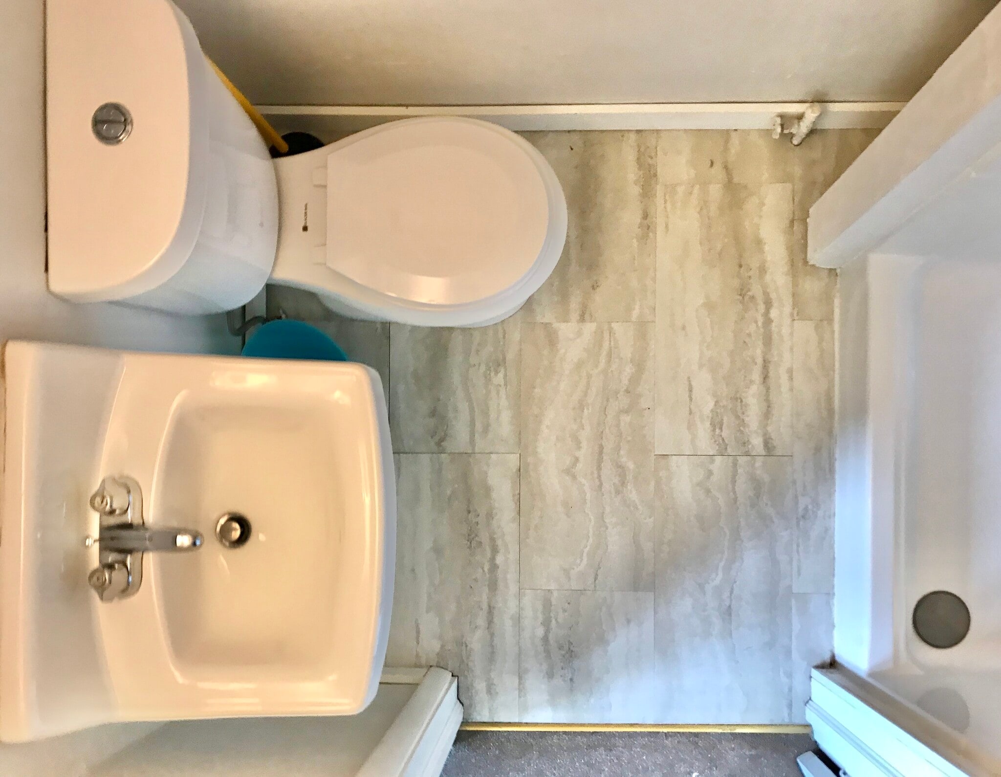 Bathroom birdseye view - 350 Cobun Avenue