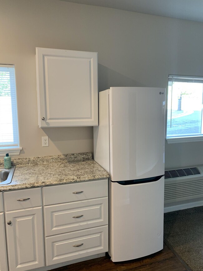 Building Photo - 13076 Ridge Rd