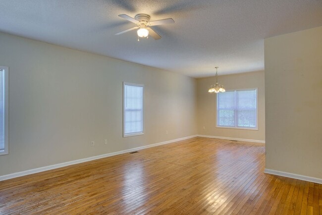 Building Photo - 607 Riva Ridge Rd