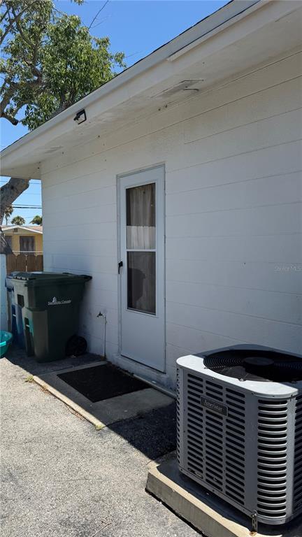 Building Photo - 339 Pine Tree Rd