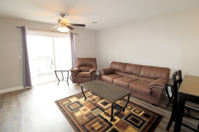 Building Photo - 1396 Hunters Rd