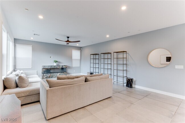 Building Photo - 214 Abbey Hill St