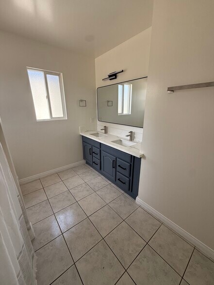 Building Photo - 2446 S Centinela Ave