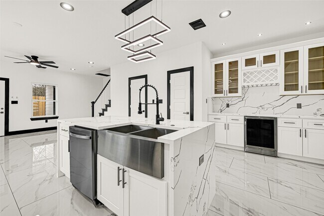 Building Photo - 13106 Donegal Way