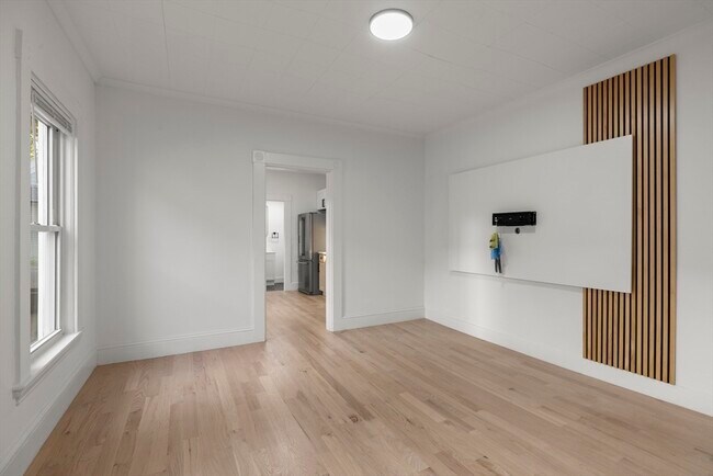 Building Photo - 10 Gould St