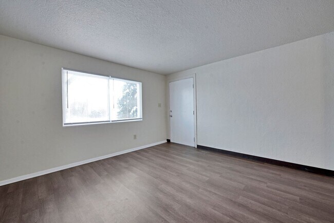 Building Photo - 2 Bedroom Affordable Housing Apartment