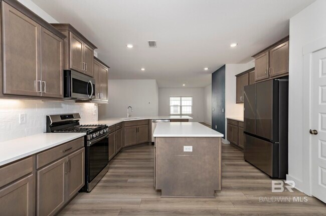 Building Photo - 231 Bronze St