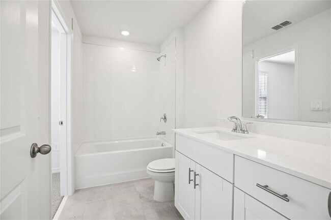 Building Photo - 698 Muhly Wy