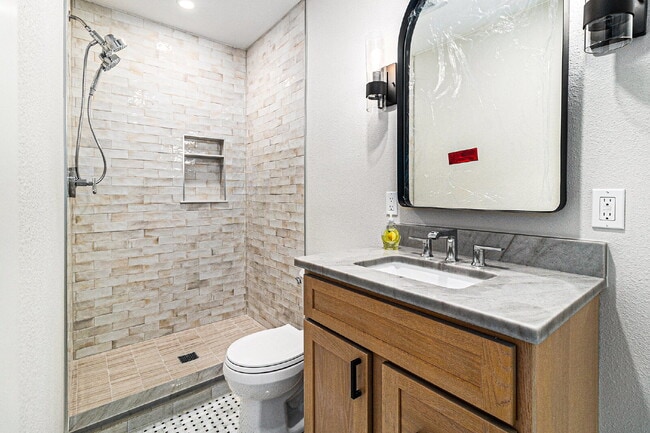 Building Photo - "Charming 3-Bed Oasis with Gleaming Hardwood Floors in the Heart of Boulder!"