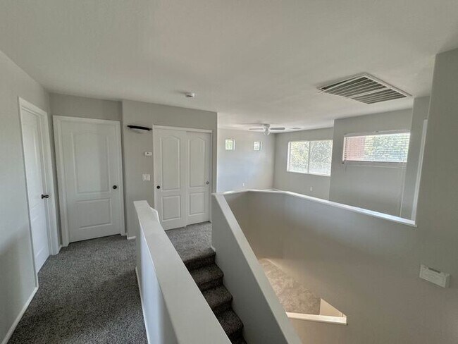 Building Photo - Stunning 4Bedrooms/2.5 Bath Home!