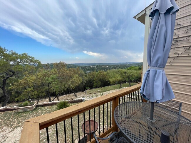 Building Photo - NEW ON MARKET (PRICE DROP!!)