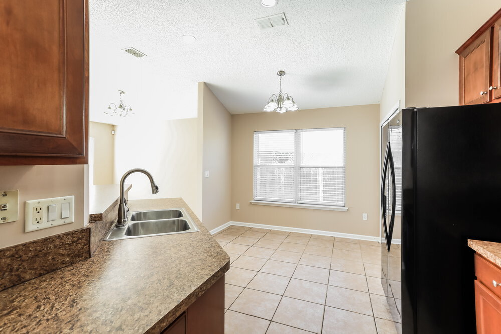 Building Photo - 3290 Silverado Cir