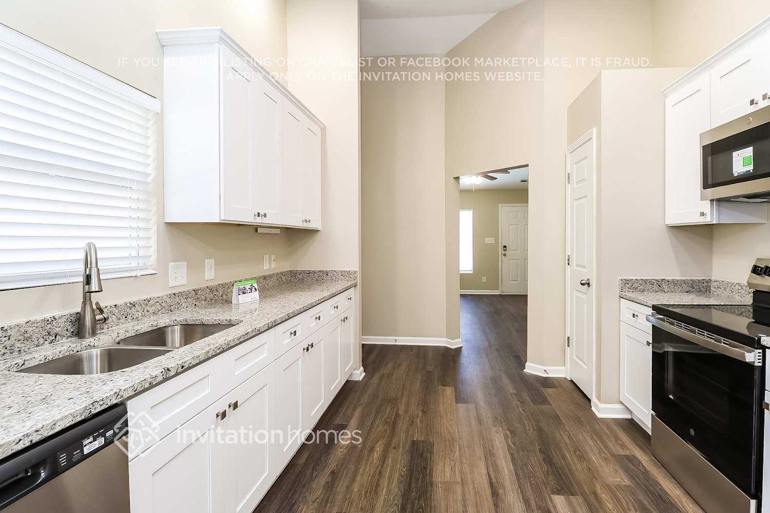 Building Photo - 1326 Laurel Woods Dr