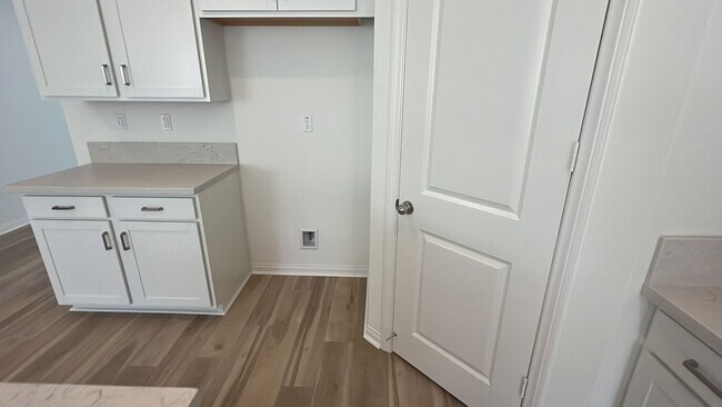 Building Photo - 21469 Thomas Ct