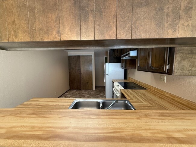 Building Photo - Charming 2-Bed, 2-Bath Condo in Auburn – Great Location & Move-In Ready