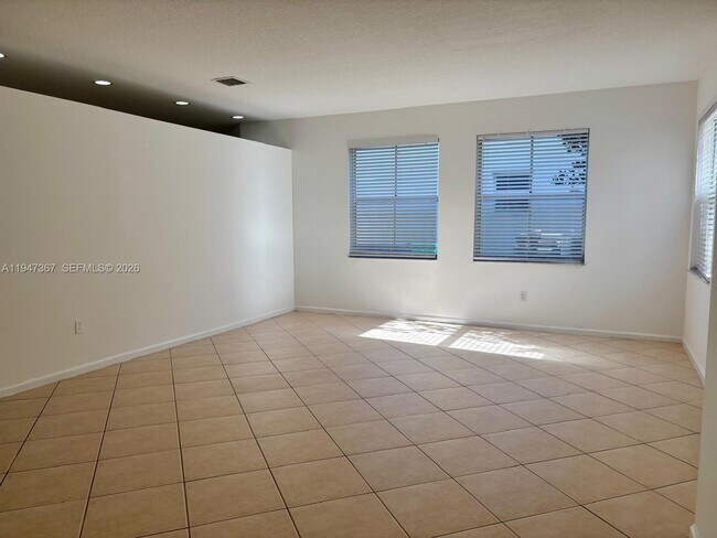 Building Photo - 15845 SW 49th Ct