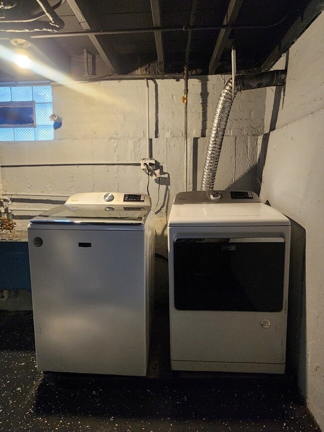 Building Photo - 106 163rd St