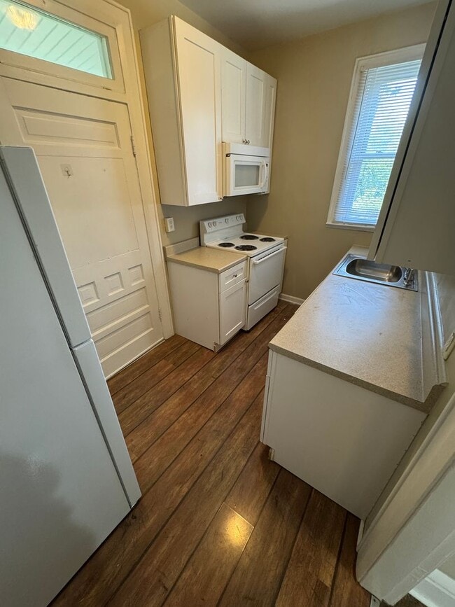 Building Photo - 3 Bedroom- OSU Campus