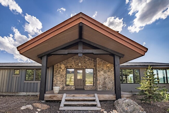 Building Photo - Ranch home in Kamas