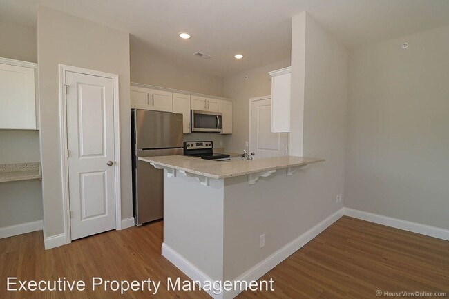 Building Photo - 2028 Walden Pond Way
