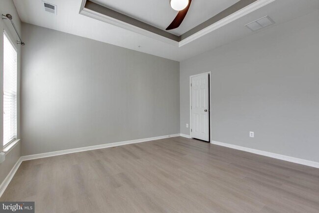 Building Photo - 1739 Theale Way