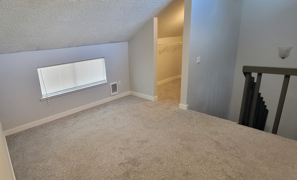 Bedroom Loft - 1830 W Maxwell Ave