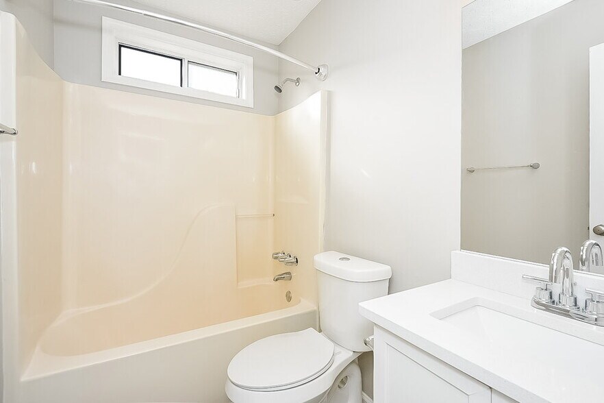 Building Photo - 530 Allens Landing Ct