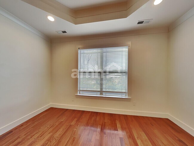 Building Photo - 430 Risen Star Dr