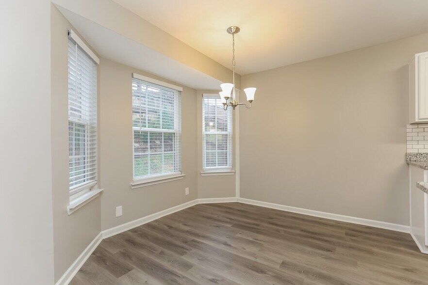 Building Photo - 1005 Tom Hailey Blvd