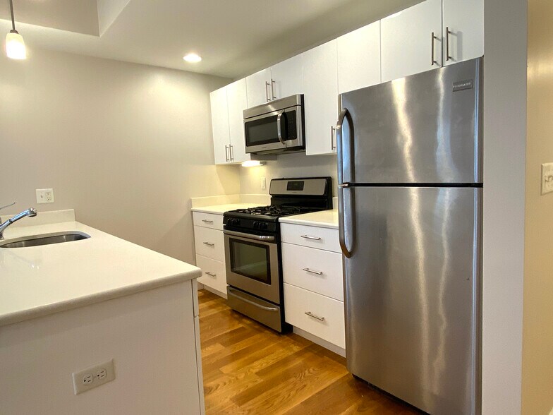 Building Photo - 58 Kent St