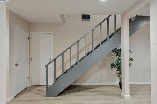 Building Photo - 7516 Silvertree Ln