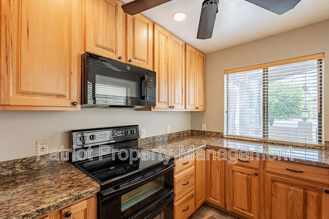 Building Photo - 5658 N 78th Way