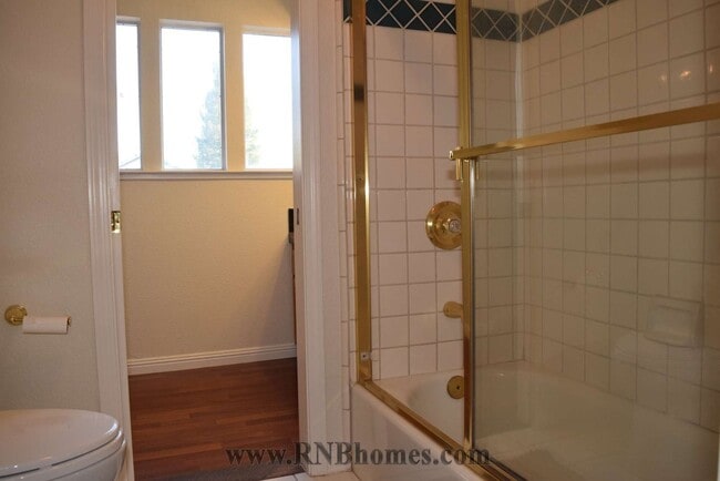 Building Photo - 303 Ironwood Cir