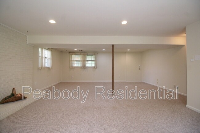 Building Photo - 5810 Sunderland Ct
