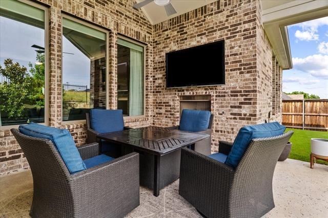 Building Photo - 3480 Newport Dr