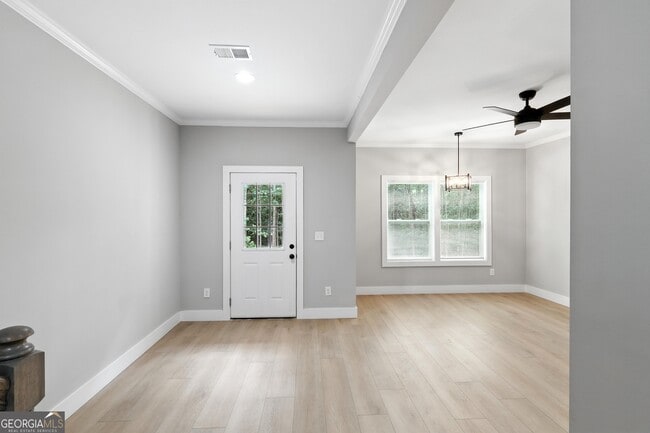 Building Photo - 163 Brad St