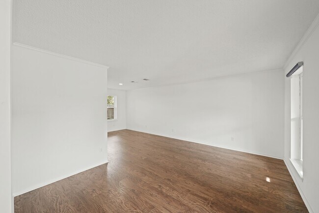 Building Photo - 21226 Park Willow Dr