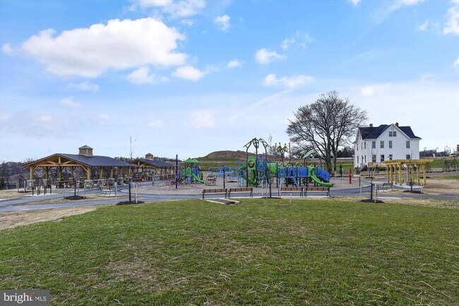 Building Photo - 13950 Estuary Dr