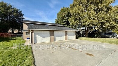 Building Photo - 930 S Johnson St