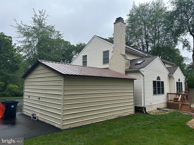 Building Photo - 114 Lenape Dr