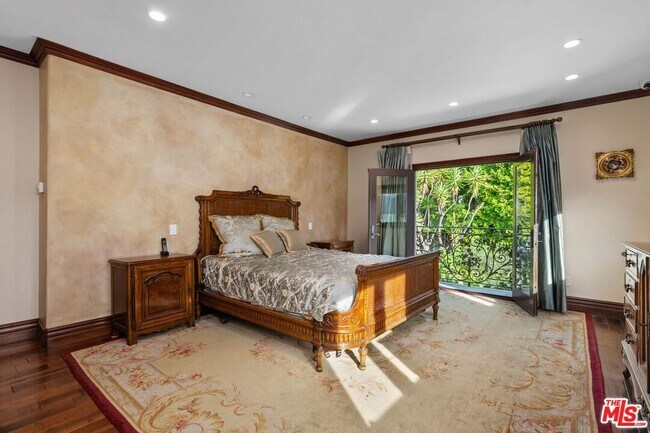 Building Photo - 2108 San Ysidro Dr