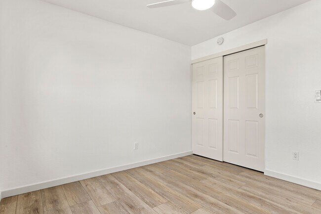 Building Photo - 6021 E Acoma Dr