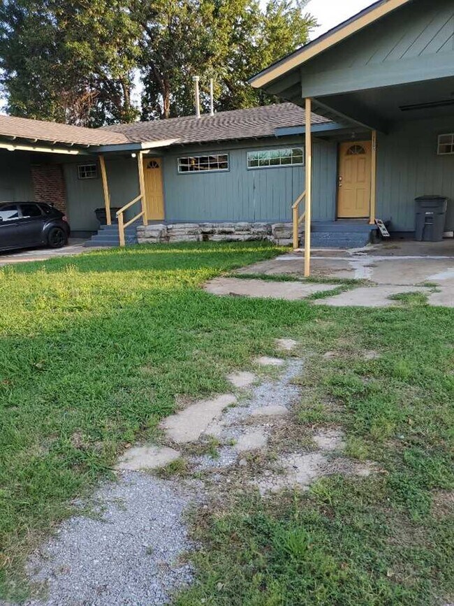 Building Photo - 2305 NW Denver Ave